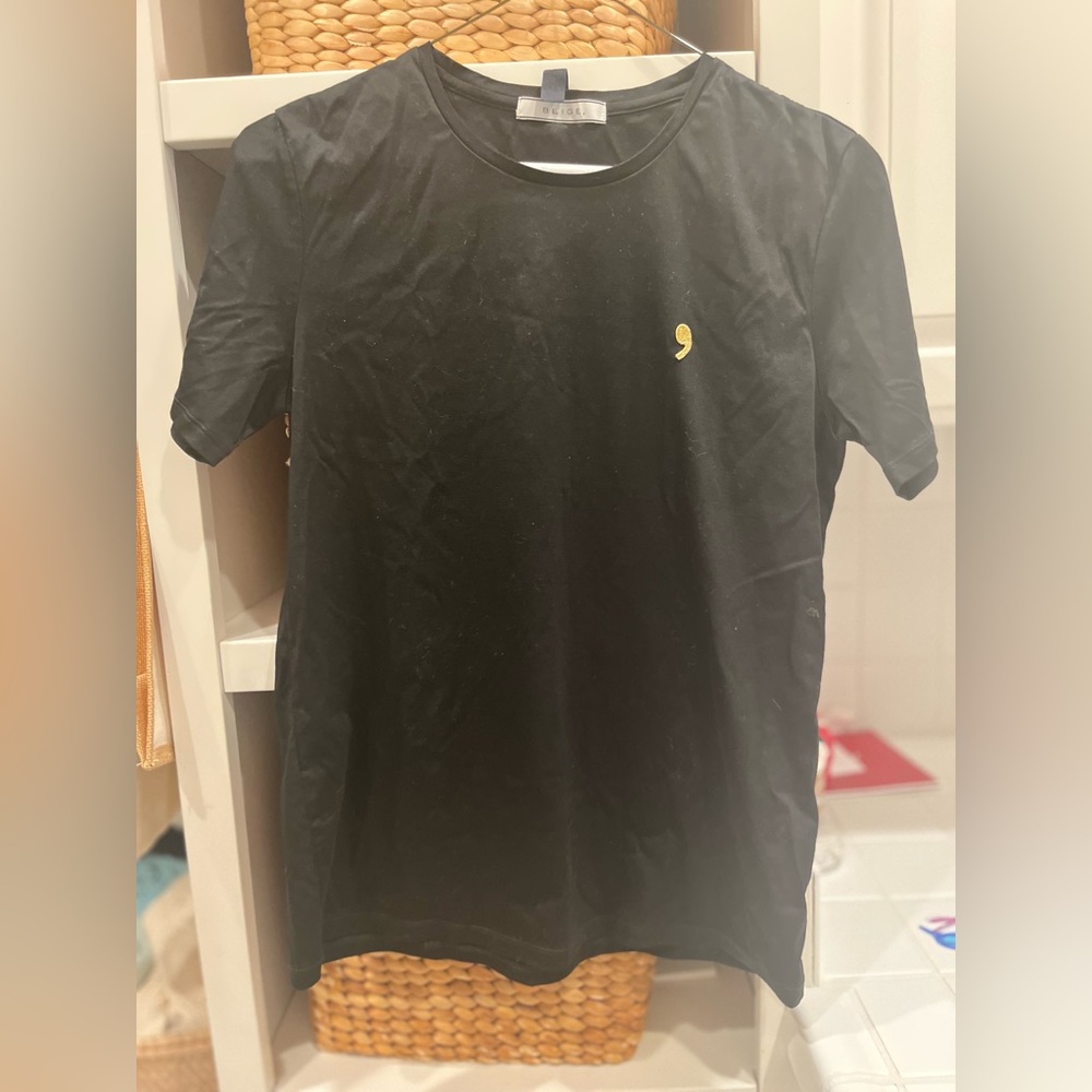 Beige‎ short sleeve t shirt size 4